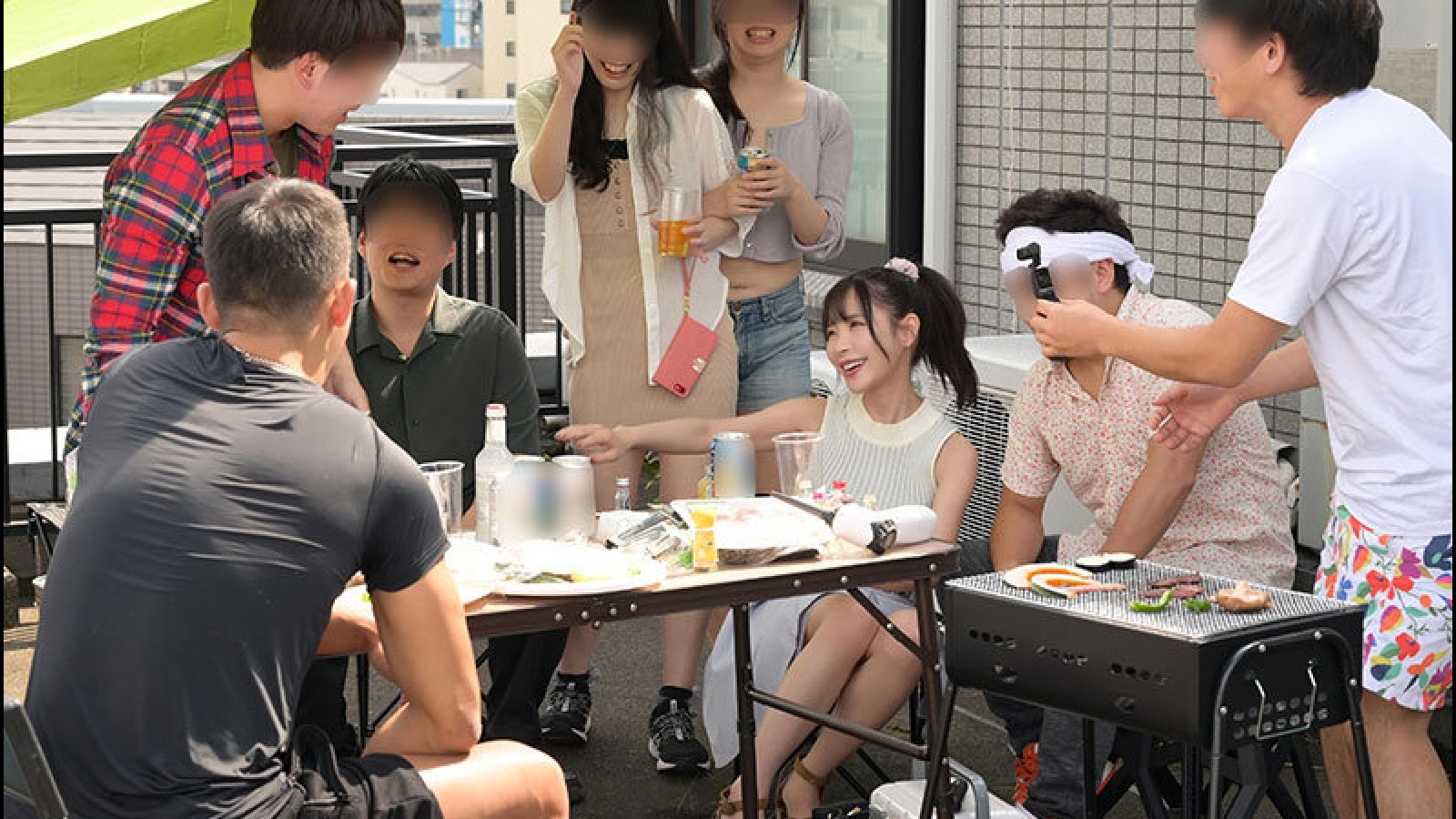 【无码破解版】简单温馨聚会，美人的醉态却勾起男人们的欲望 桃乃木香奈四月作品破解海报剧照