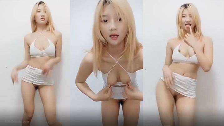 少女直播跳舞啪啪並與男朋友發生性關係海报剧照
