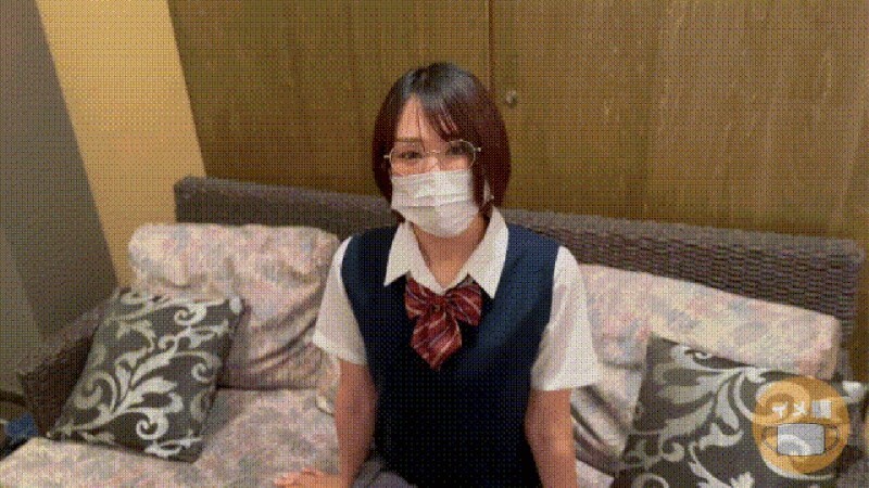 FC2-PPV-4786109 立志成為偶像的大學生被騙以為是影像影片並被中出拍攝 IMEDAMAFC2